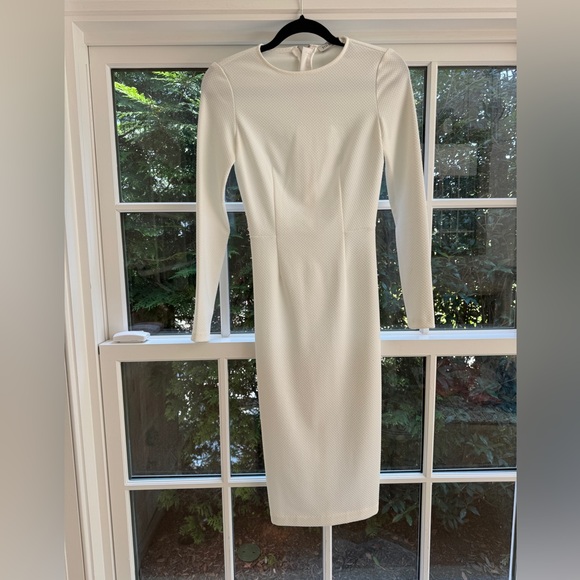 5th and Mercer NWT white long sleeved midi dress with exposed gold zipper - Picture 4 of 6